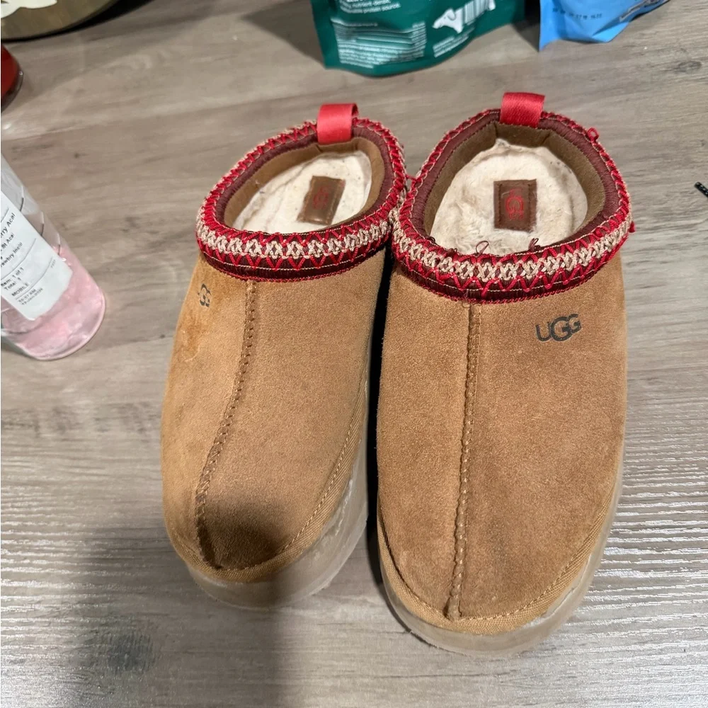 UGG Women's Brown Slippers with Red Trim - Picture 1 of 3